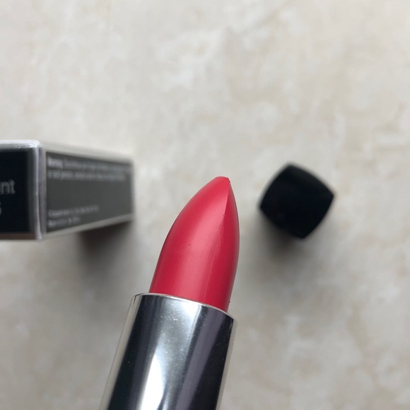 Elizabeth Arden Lipstick “Flaunt - Picture 4 of 4